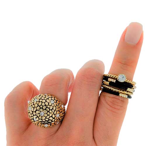 Anillo de Rodio, tono dorado, esmalte negro - Flip image view