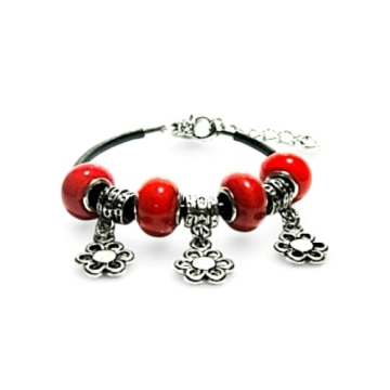 Brazalete con Encantos en Rojo y Flores
