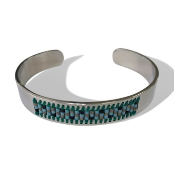 Pulsera de Acero con detalles bordados con piedras