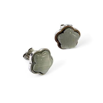 Arete de Flor con piedra Blanca