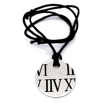 Collar cordón Negro dije Bicolor de Números Romanos