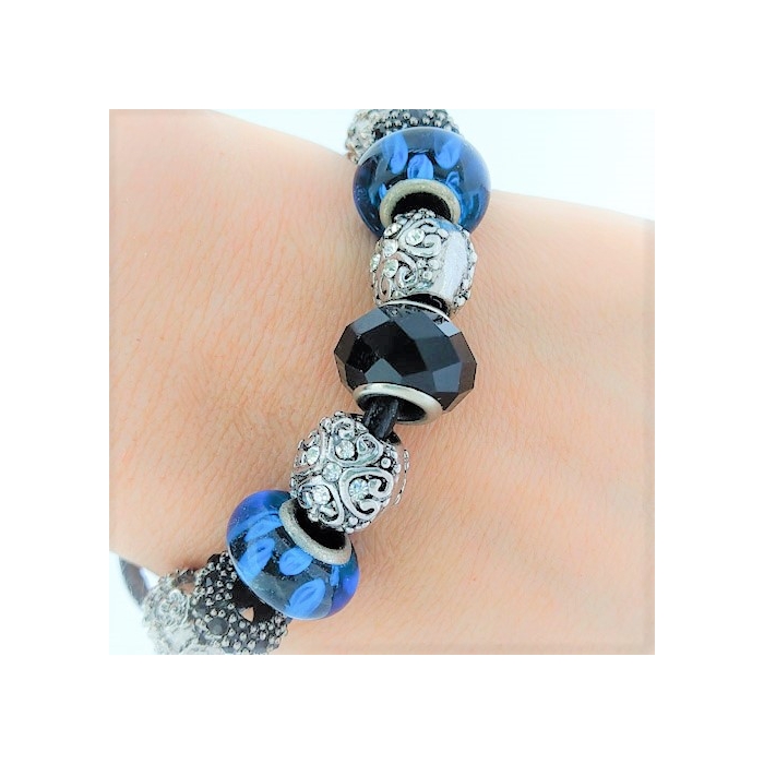 Brazalete Fabulosa con Encantos Azules y Negros para mujeres, Cadena de Cuerda de cuero, 7 pulgadas. Estilo Pandora®