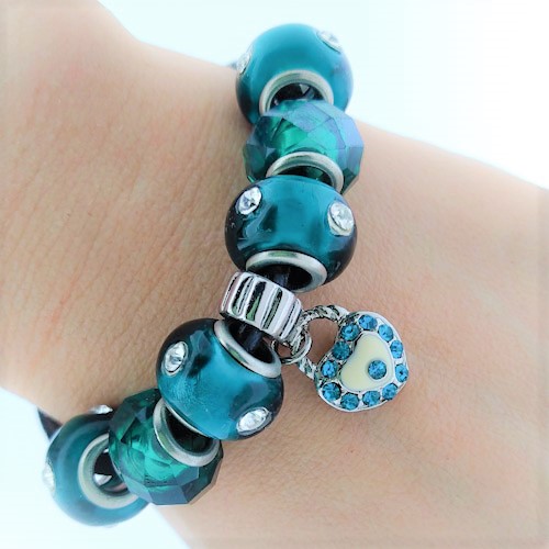 Brazalete de Encantos De corazón y Verdes Para Mujeres y Muchachas, Cadena de Cuerda De cuero, 7 pulgadas. Estilo Pandora® - Flip image view