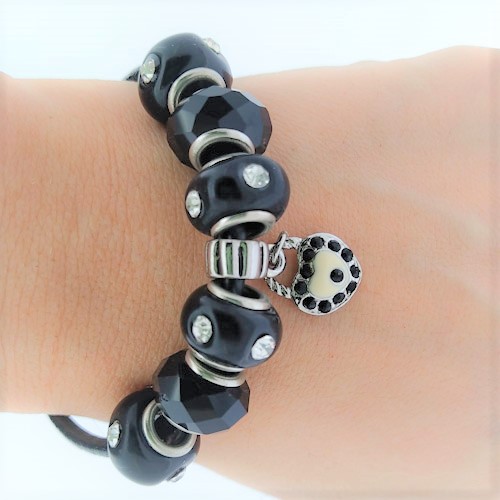 Brazalete con Encantos De corazón y Negros Para Mujeres, Cadena de Cuerda De cuero, 7 pulgadas. Estilo Pandora® - Flip image view